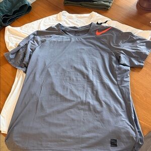 Nike Men's Gray and Orange Short Sleeve Tee